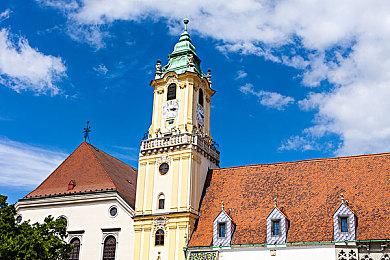 美国销量月榜：《生化4重制》登顶 整体收入下降5%